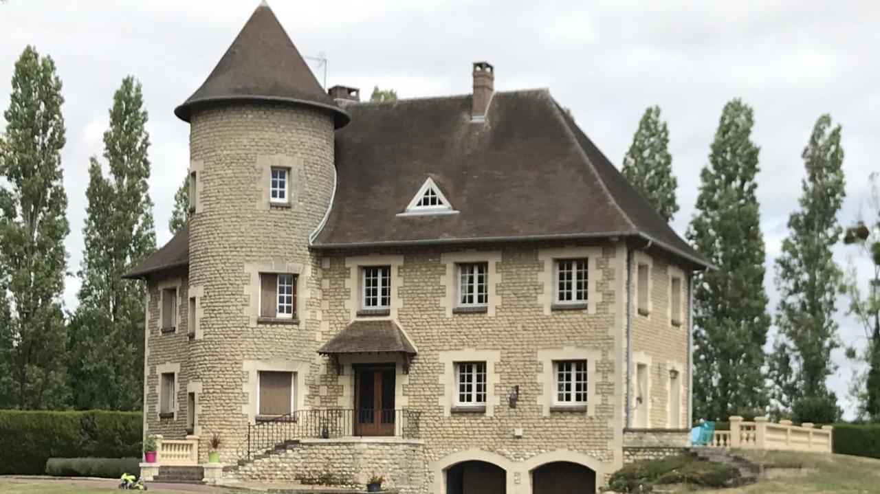 Demeure Des Carila Bed & Breakfast Heudebouville Luaran gambar