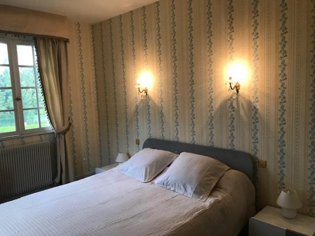 Demeure Des Carila Bed & Breakfast Heudebouville Luaran gambar